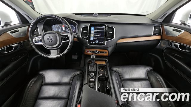 Volvo XC90 2018 — photo 10