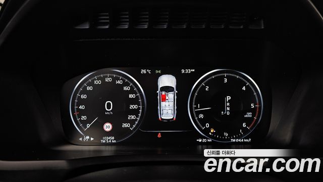 Volvo XC90 2018 — photo 11
