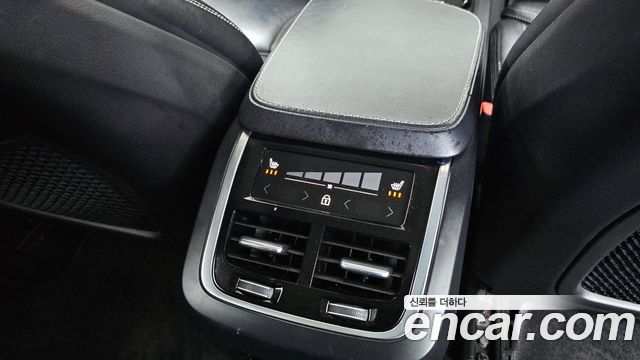 Volvo XC90 2018 — photo 25