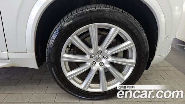 Volvo XC90 2018 — photo 7