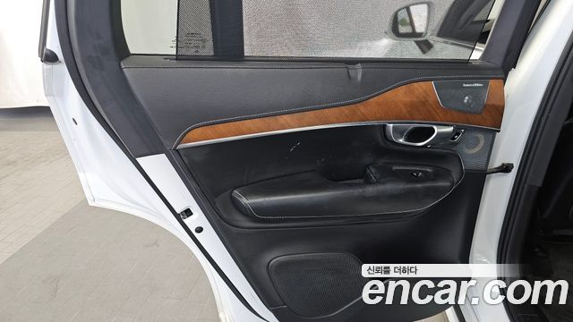 Volvo XC90 2018 — photo 15