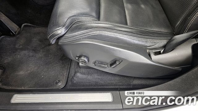 Volvo XC90 2018 — photo 30