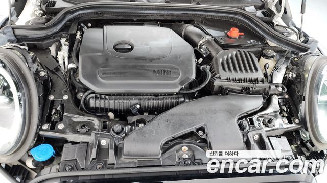 Mini Cooper Convertible 2023 — photo 6