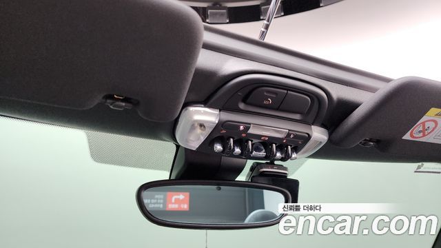 Mini Cooper Convertible 2023 — photo 17