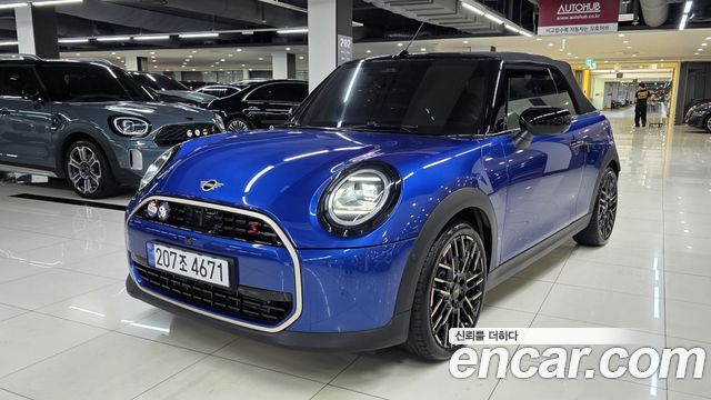 Mini Cooper Convertible 2025 — photo 1