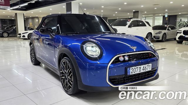 Mini Cooper Convertible 2025 — photo 3