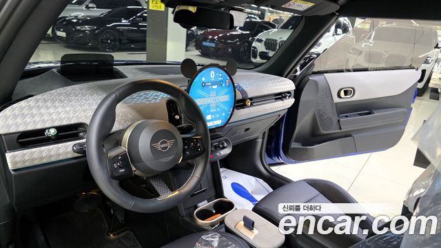 Mini Cooper Convertible 2025 — photo 12