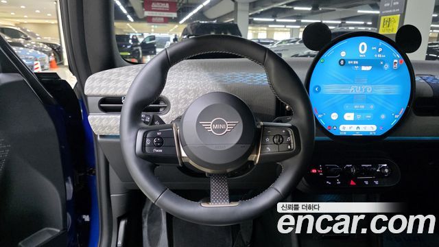 Mini Cooper Convertible 2025 — photo 13
