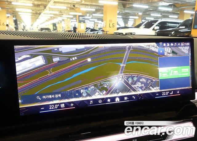 BMW 5-Series 2025 — photo 15