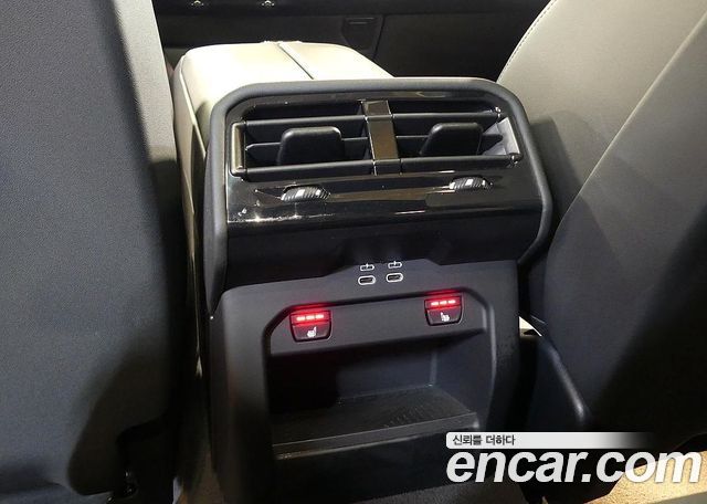 BMW 5-Series 2025 — photo 18