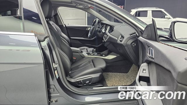 BMW 2-Series 2020 — photo 17