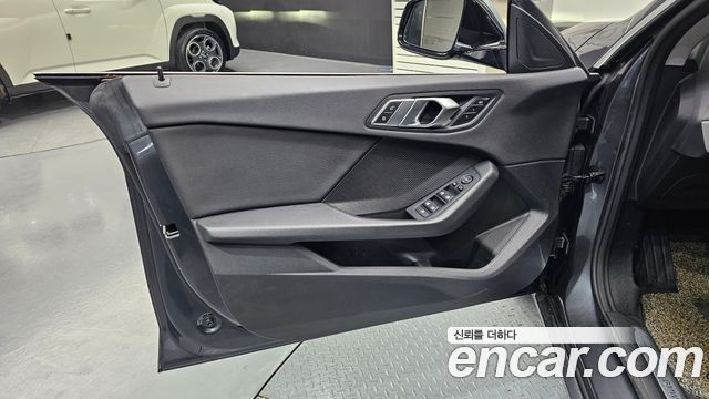 BMW 2-Series 2020 — photo 14