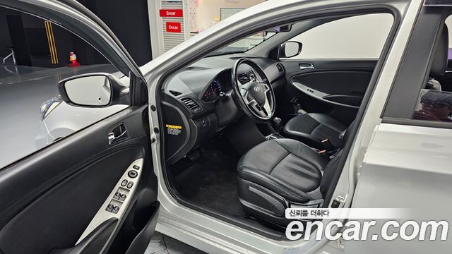 Hyundai Accent 2014 — photo 10