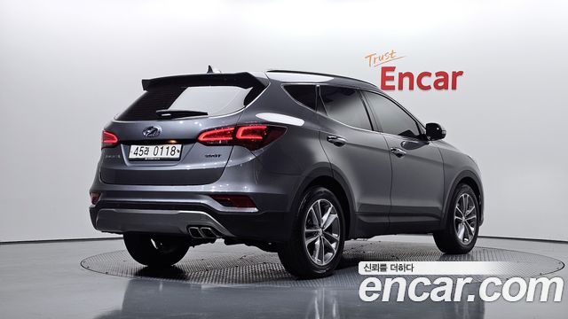 Hyundai Santafe 2017 — photo 2