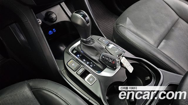 Hyundai Santafe 2017 — photo 12