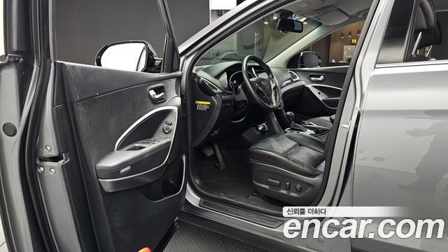 Hyundai Santafe 2017 — photo 13