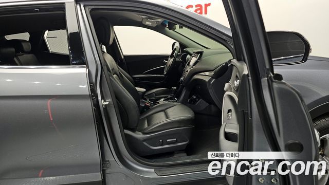 Hyundai Santafe 2017 — photo 16