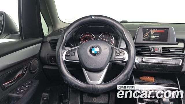 BMW 2-Series 2016 — photo 12