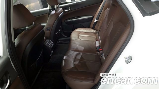 Kia K5 2016 — photo 11