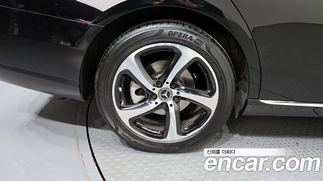 Mercedes-Benz E-Class 2020 — photo 5