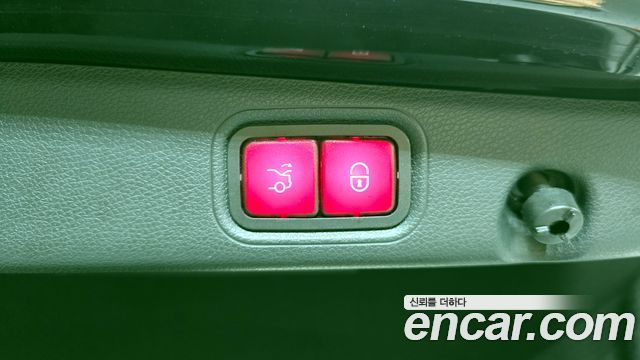 Mercedes-Benz E-Class 2020 — photo 20
