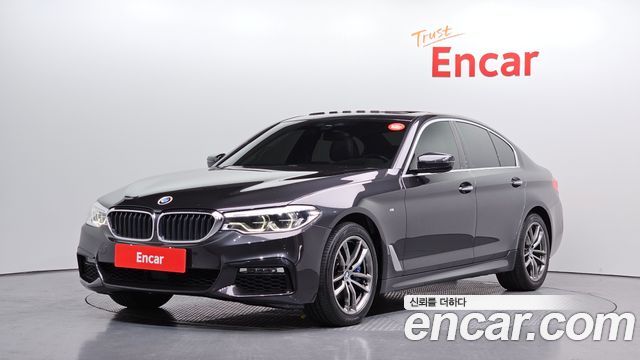 BMW 5-Series 2018 — photo 1