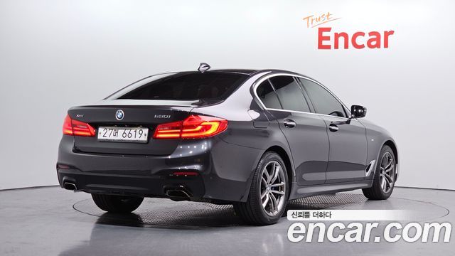 BMW 5-Series 2018 — photo 2