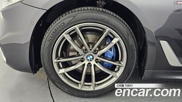 BMW 5-Series 2018 — photo 5