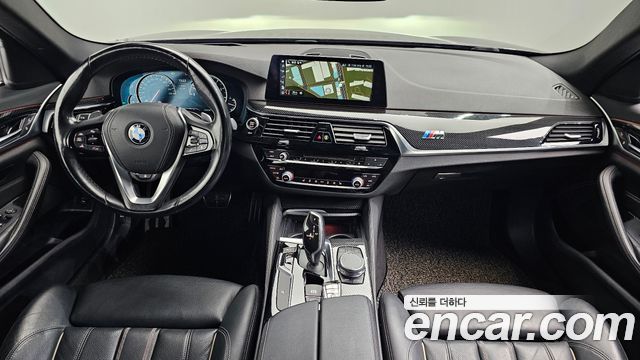 BMW 5-Series 2018 — photo 10