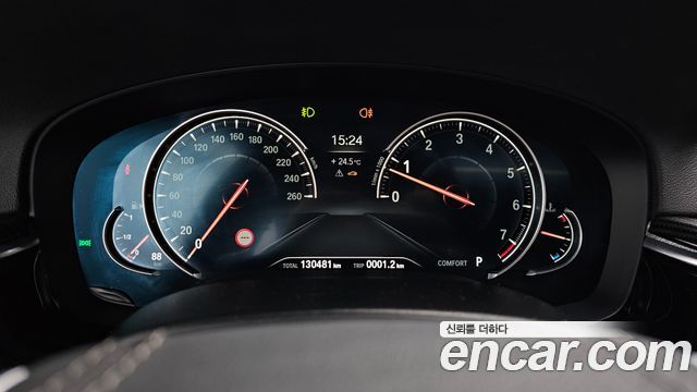 BMW 5-Series 2018 — photo 11