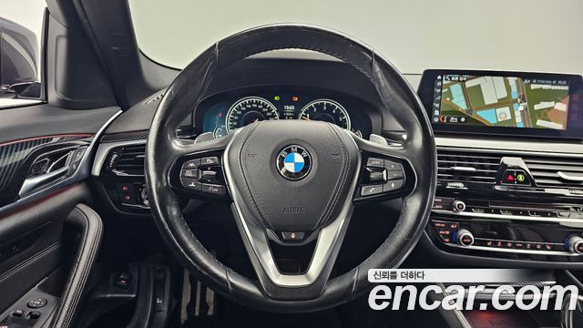 BMW 5-Series 2018 — photo 19