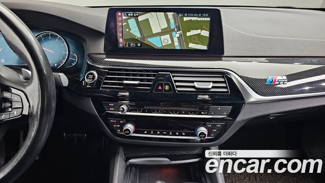 BMW 5-Series 2018 — photo 24