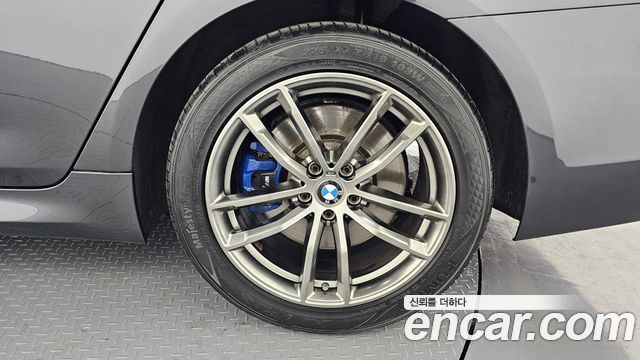 BMW 5-Series 2018 — photo 7