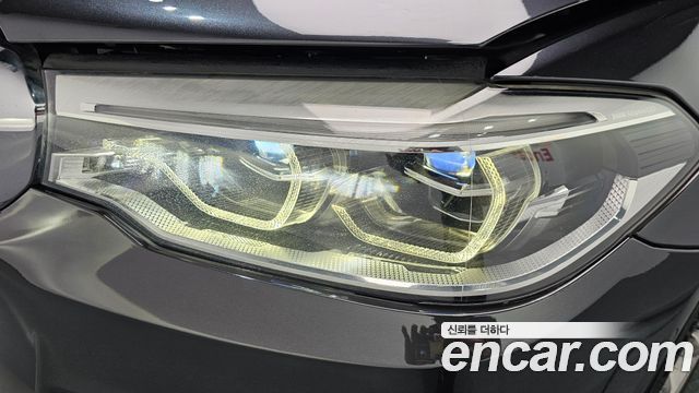 BMW 5-Series 2018 — photo 8