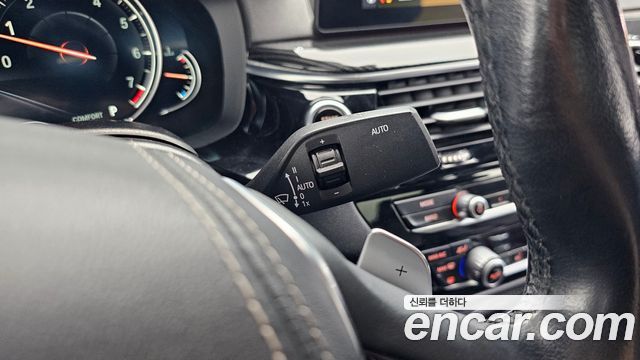 BMW 5-Series 2018 — photo 27