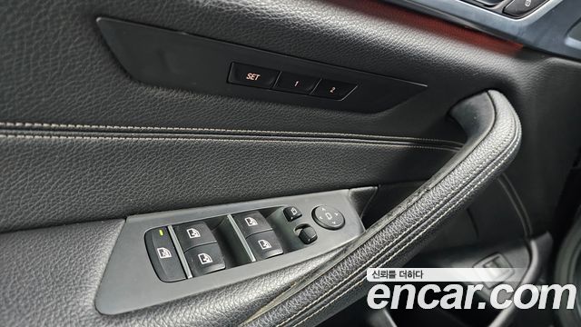 BMW 5-Series 2018 — photo 28