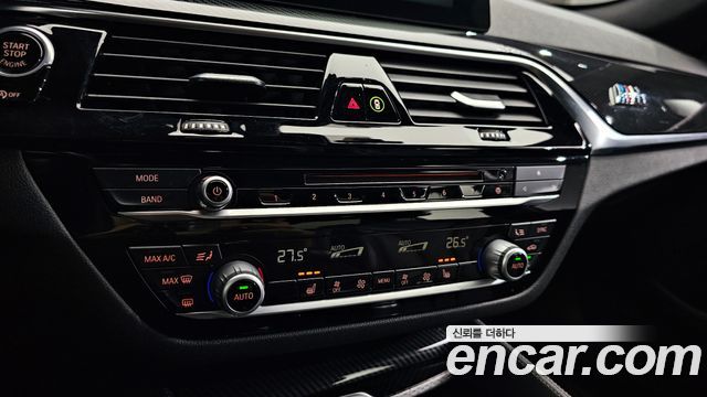 BMW 5-Series 2018 — photo 32