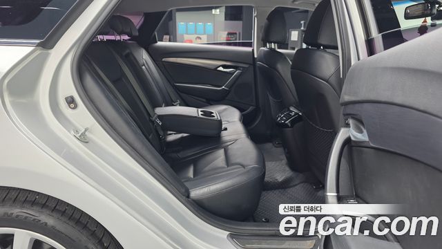 Hyundai i40 2012 — photo 18