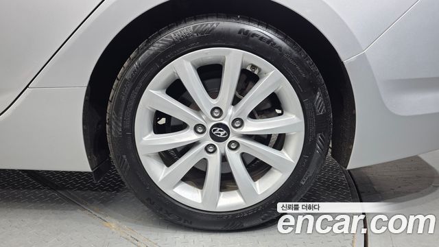 Hyundai i40 2012 — photo 7