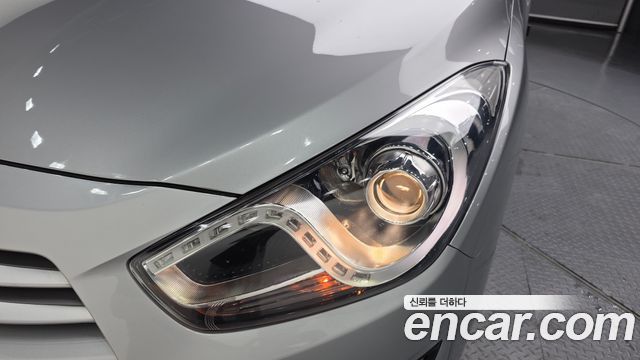 Hyundai i40 2012 — photo 8