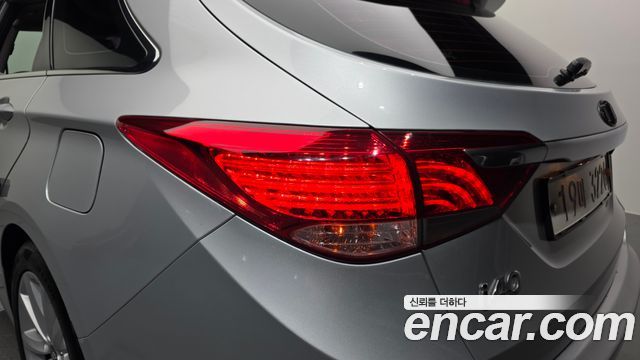 Hyundai i40 2012 — photo 9