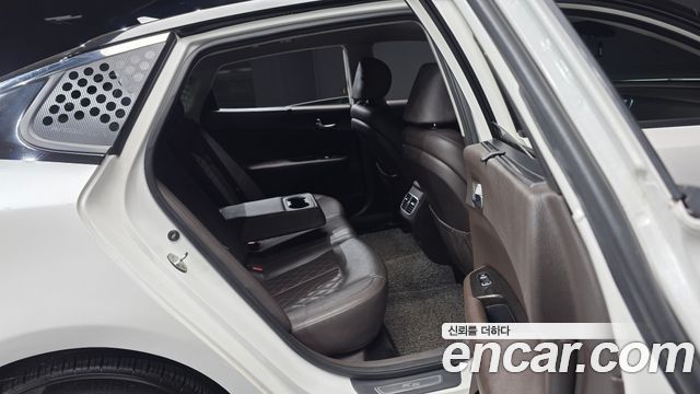 Kia K5 2019 — photo 11
