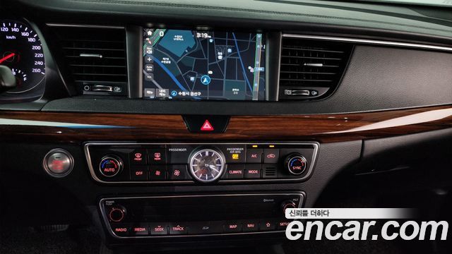 Kia K7 2017 — photo 13