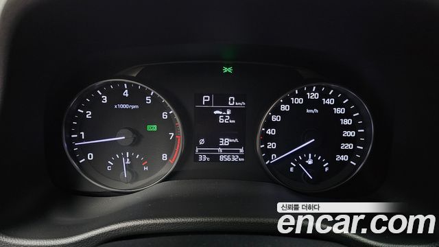 Hyundai AVANTE 2017 — photo 11
