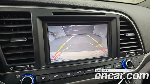 Hyundai AVANTE 2017 — photo 20