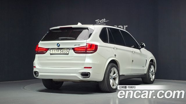 BMW X5 2018 — photo 2