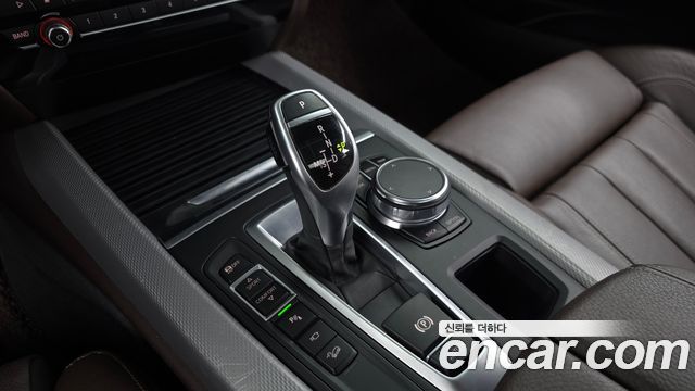 BMW X5 2018 — photo 12
