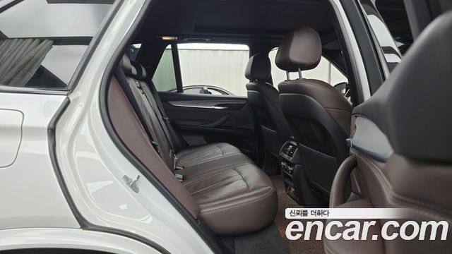 BMW X5 2018 — photo 17