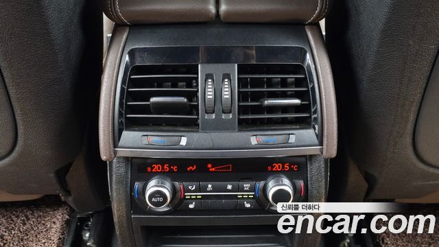 BMW X5 2018 — photo 23