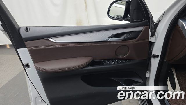 BMW X5 2018 — photo 14